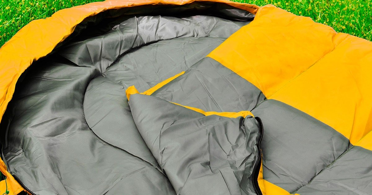 Zippers for hiking and sports equipment / Reißverschlüsse für Wander- und Sportausrüstung